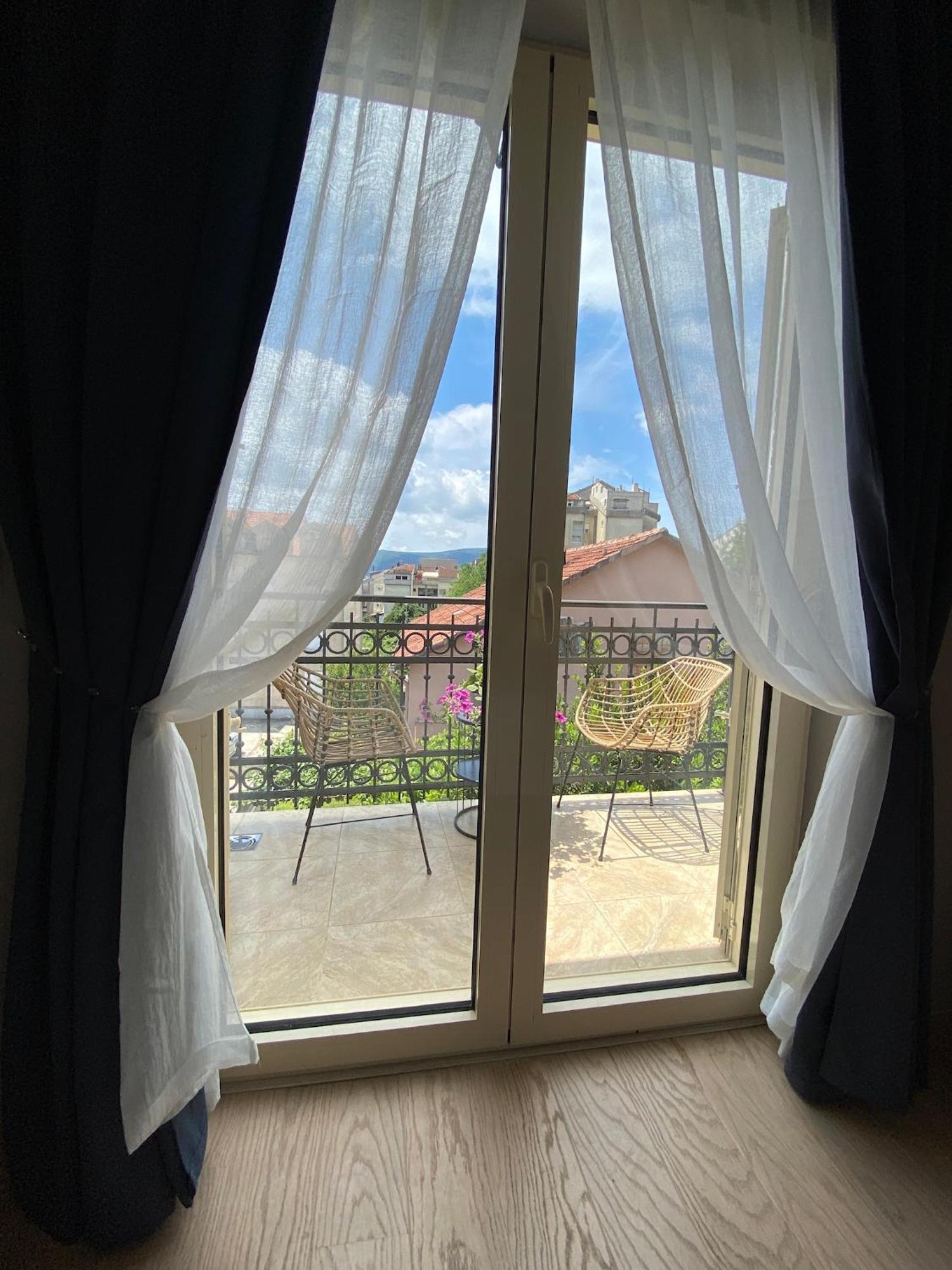 Apartman Tara Tivat Buitenkant foto