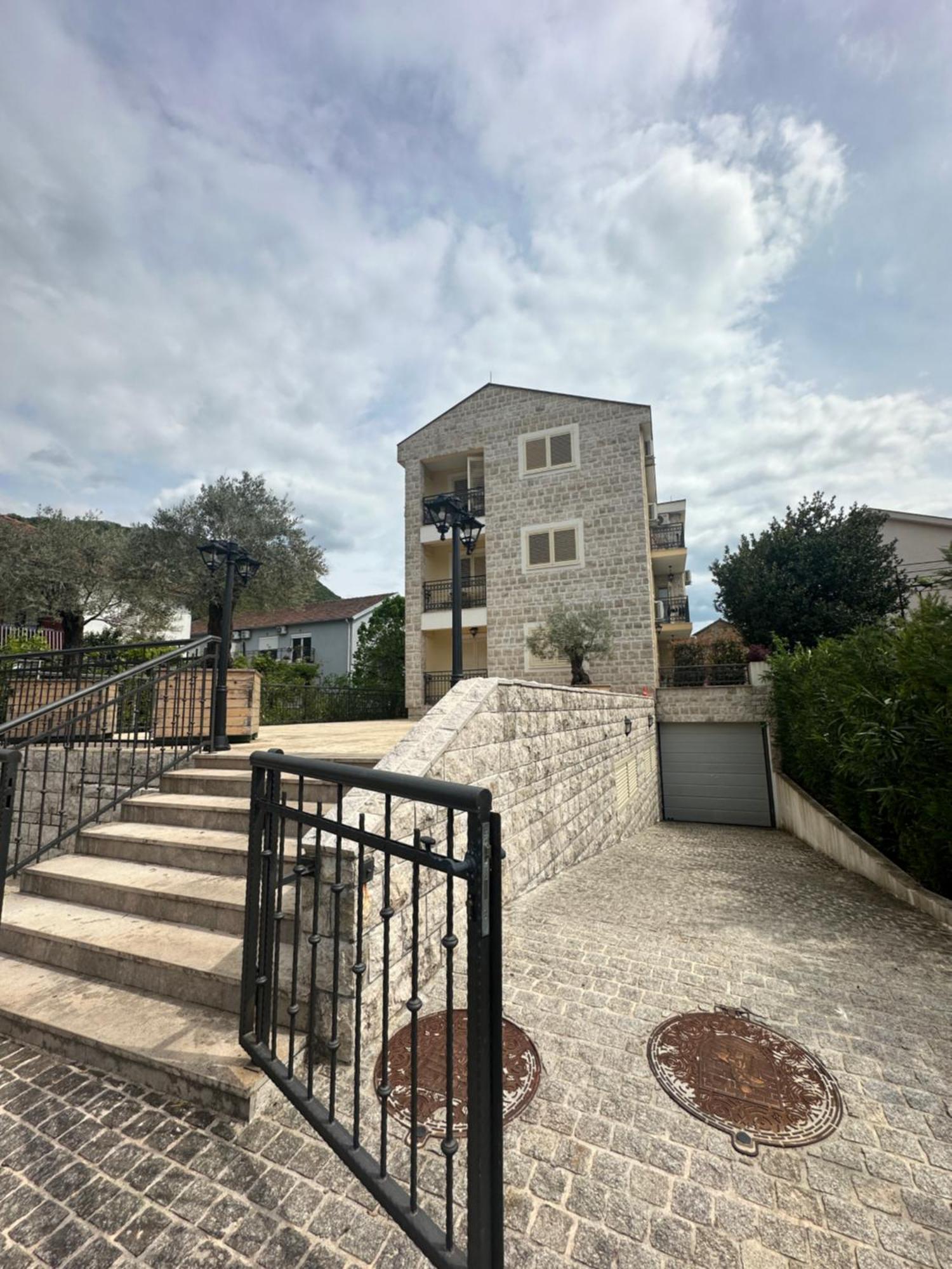 Apartman Tara Tivat Buitenkant foto